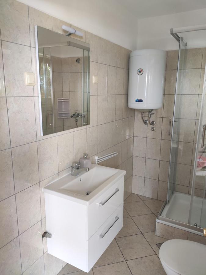 2 Minutes To The Ev Station Available Appartement *