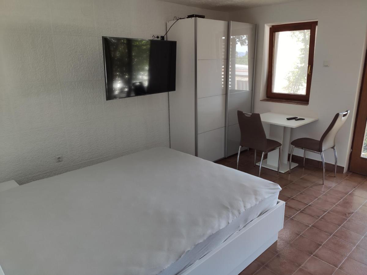 2 Minutes To The Ev Station Available Appartement Crikvenica