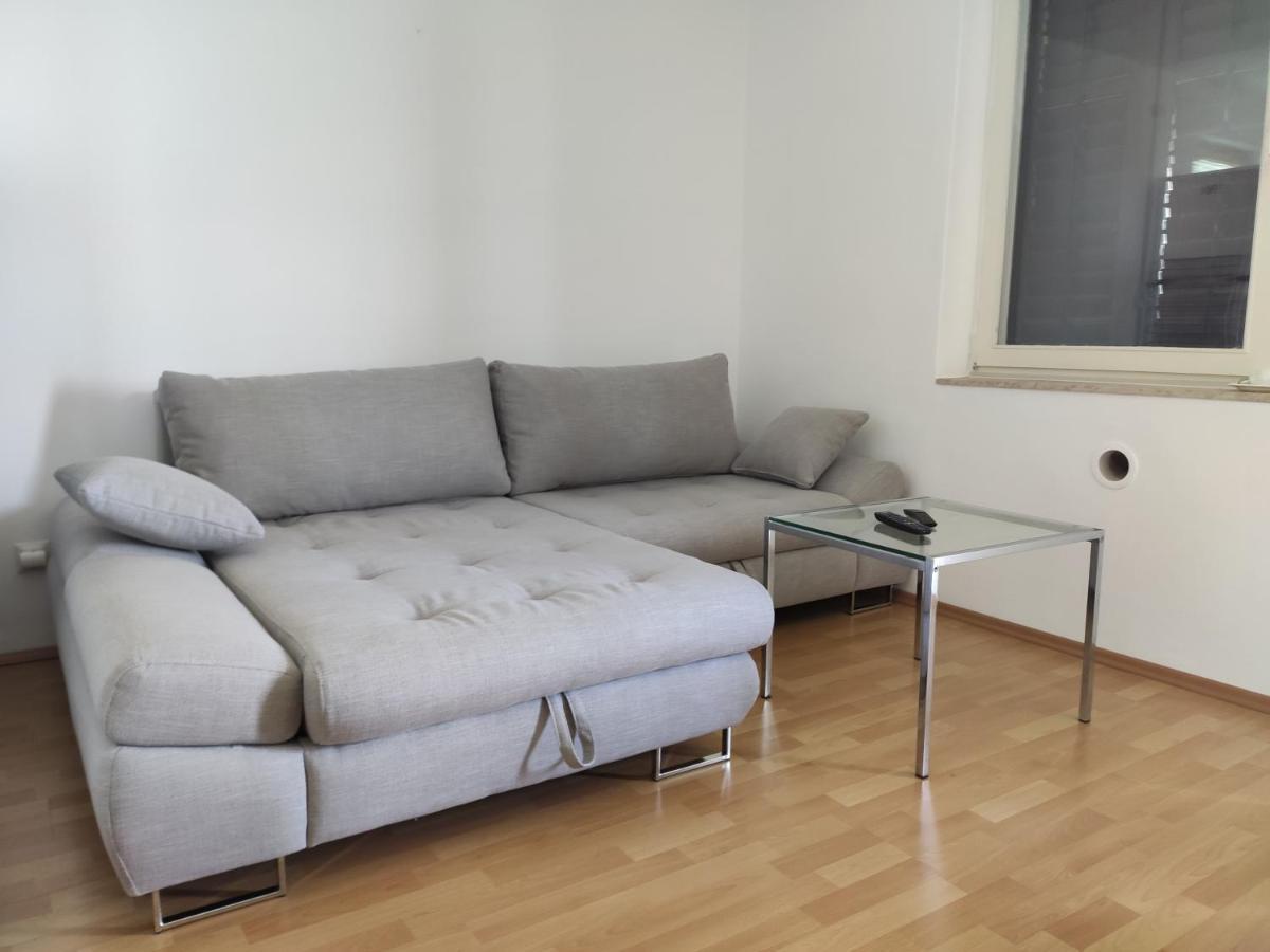 Appartement 2 Minutes To The Ev Station Available