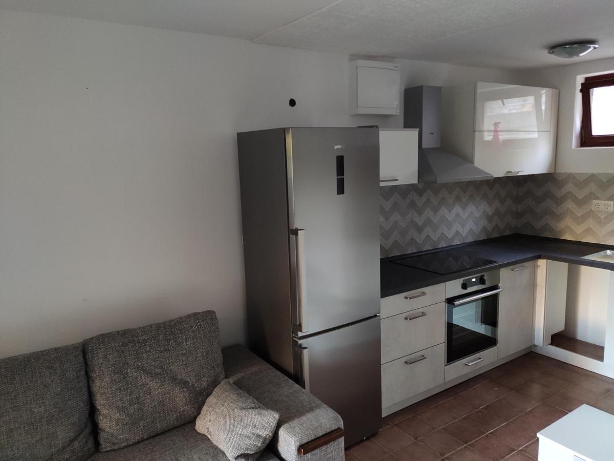 2 Minutes To The Ev Station Available Appartement *