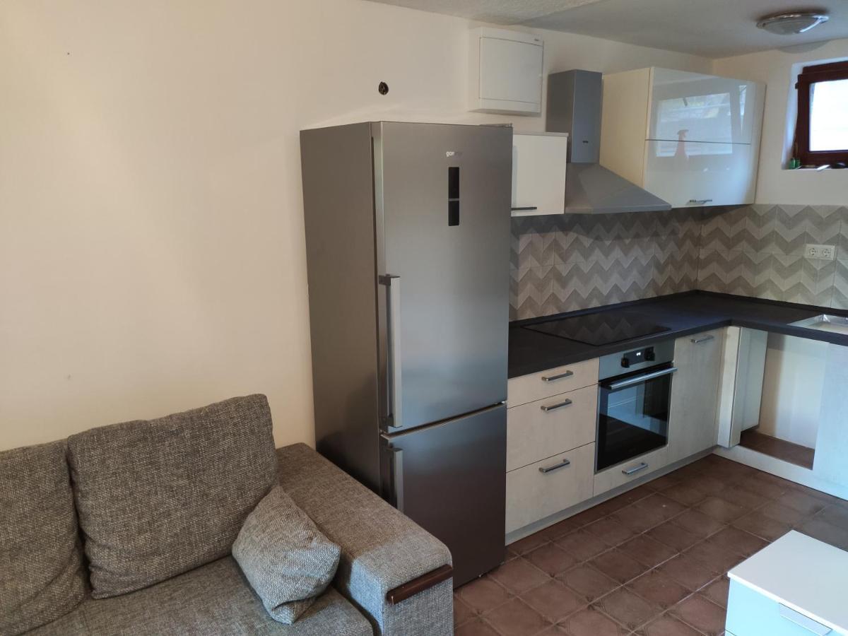 2 Minutes To The Ev Station Available Appartement
