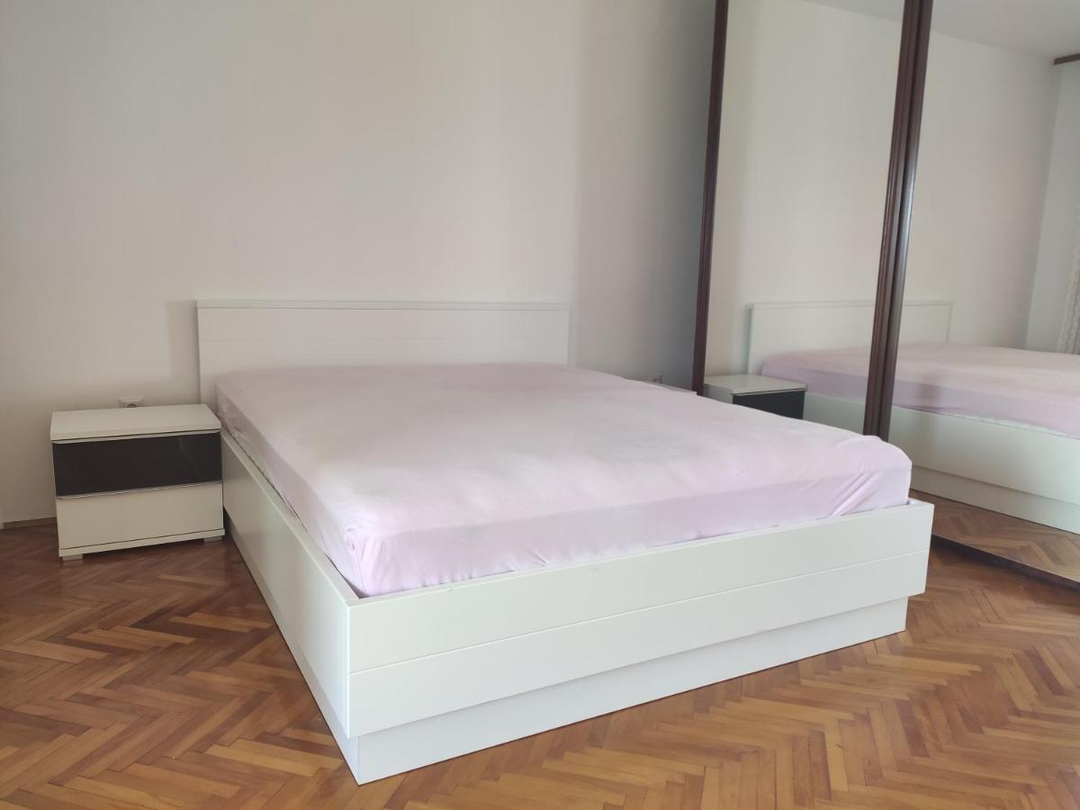 2 Minutes To The Ev Station Available Apartment