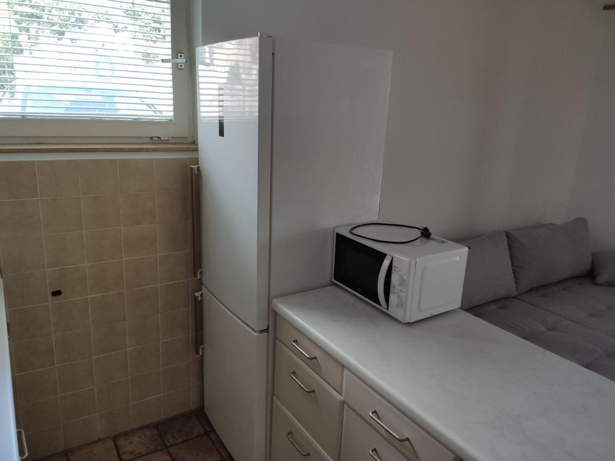 Apartment 2 Minutes To The Ev Station Available *